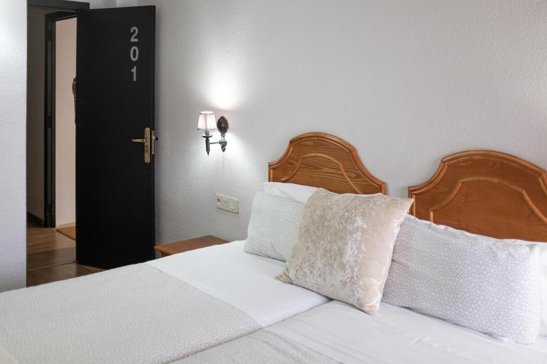 Hostal Victoria Altura Buitenkant foto
